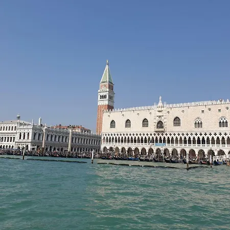 Oda ve Kahvaltı Casa Mafalda 3*